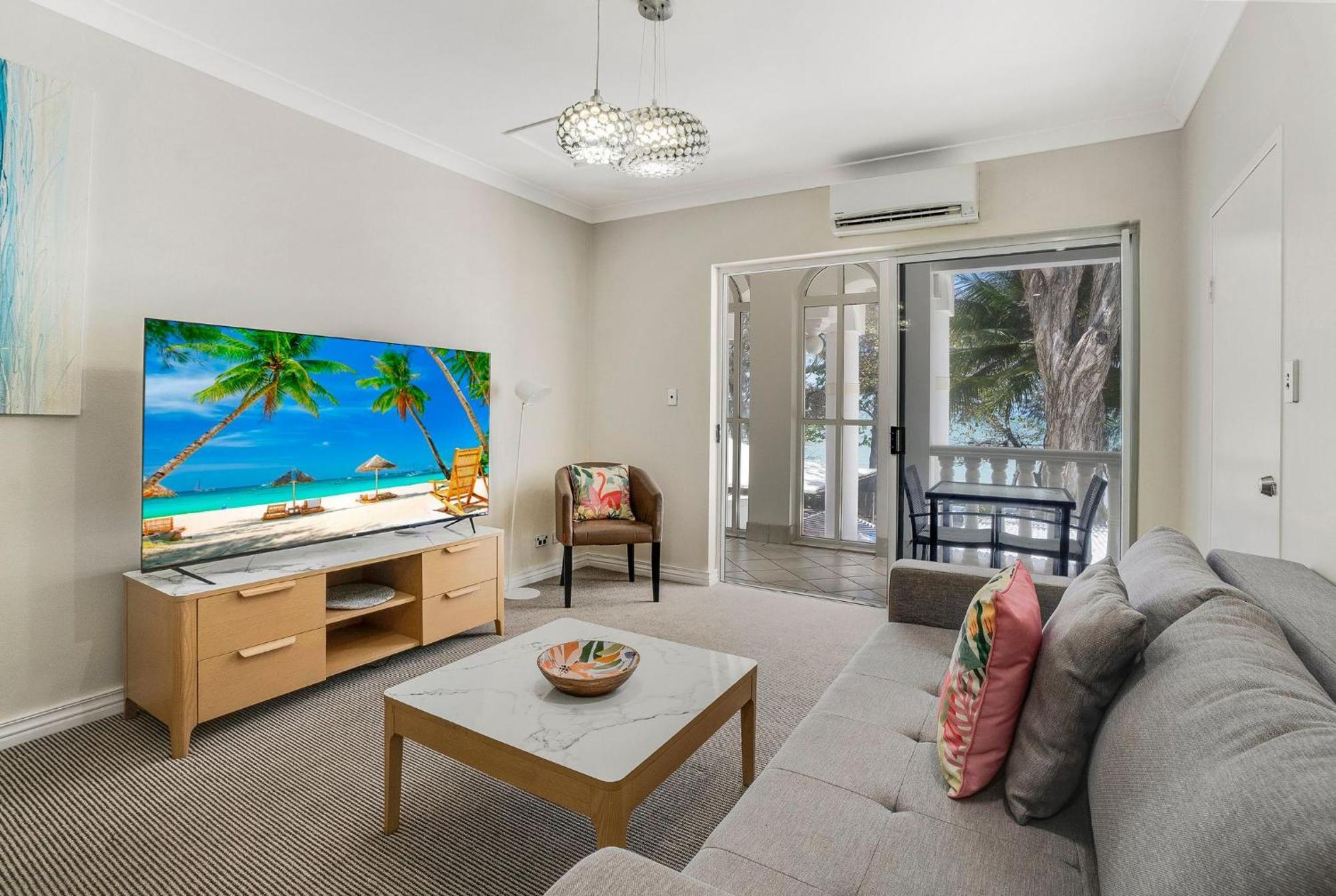 Sarayi Boutique Hotel Palm Cove Exteriör bild