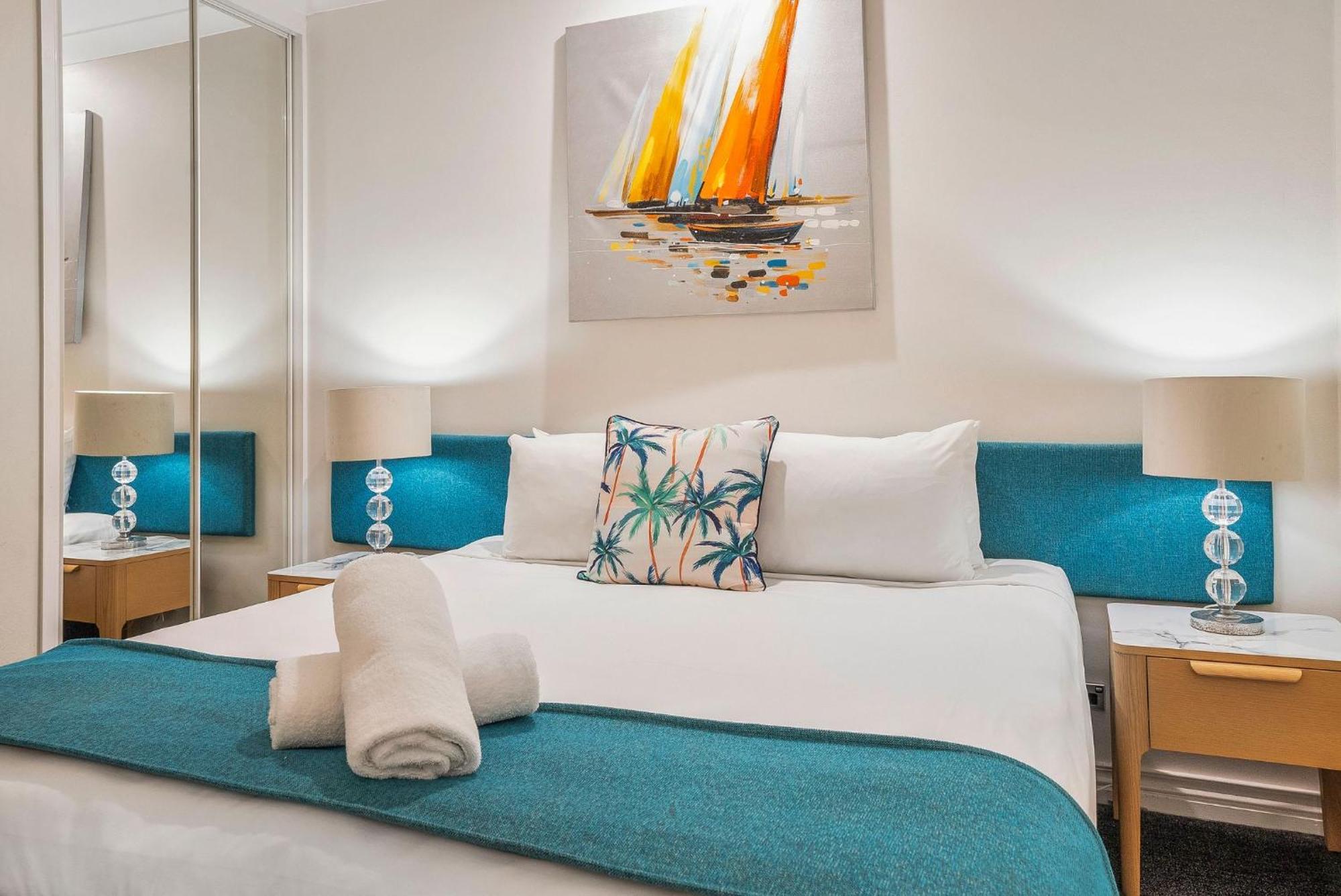 Sarayi Boutique Hotel Palm Cove Exteriör bild