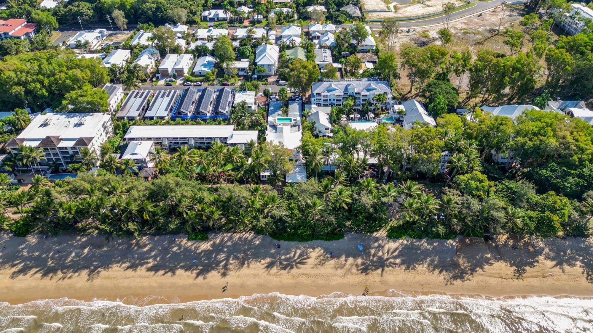 Sarayi Boutique Hotel Palm Cove Exteriör bild