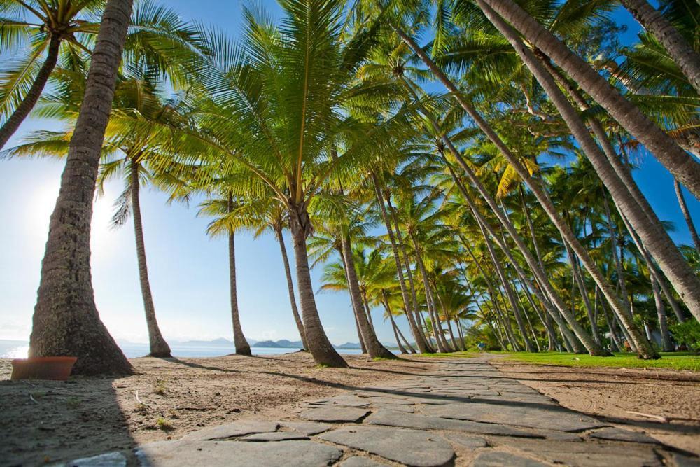 Sarayi Boutique Hotel Palm Cove Exteriör bild